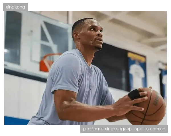 NBA球星训练视频曝光，恐怖肌肉线条让粉丝疯传